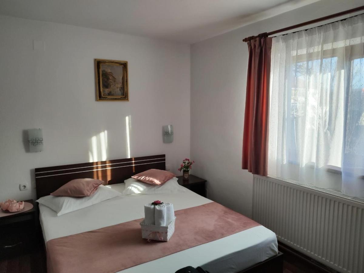 Casa Fabrizio Hotell Călimăneşti Exteriör bild